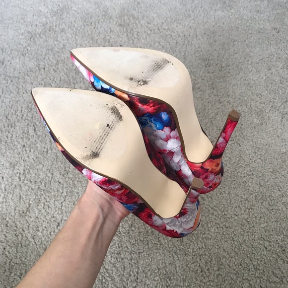 JustFab Floral Heels 👠 - Picture 4 of 4